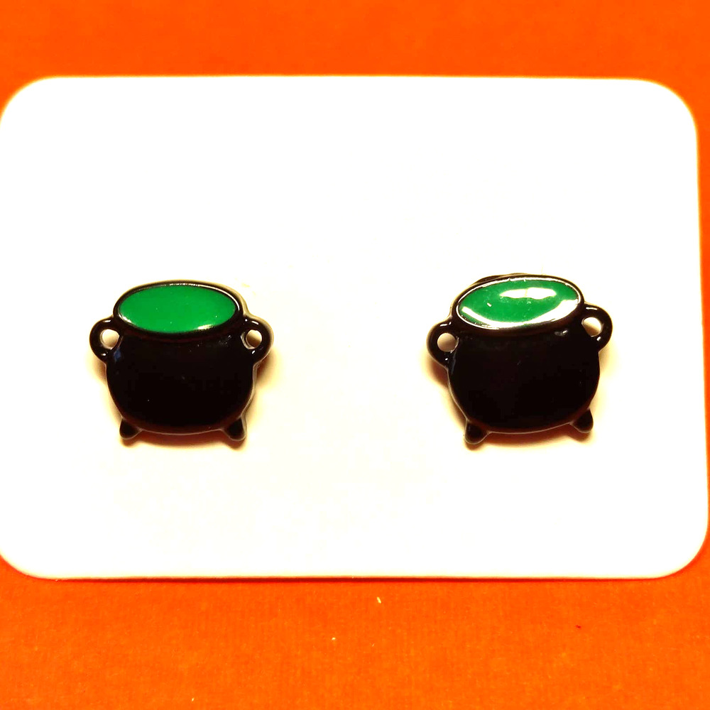 #41 PICK TWO PAIRS HALLOWEEN EARRING NEW BLACK WITCHES CAULDRON - Picture 1 of 8